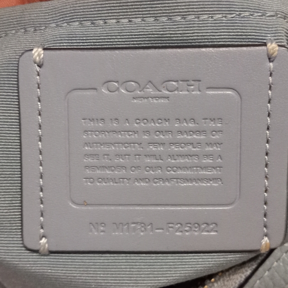 COPY - Coach Crossbody, medium size and blue. - Picture 3 of 8